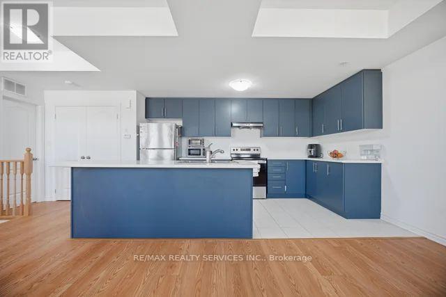14 - 417 Dougall Avenue Property Photo 7