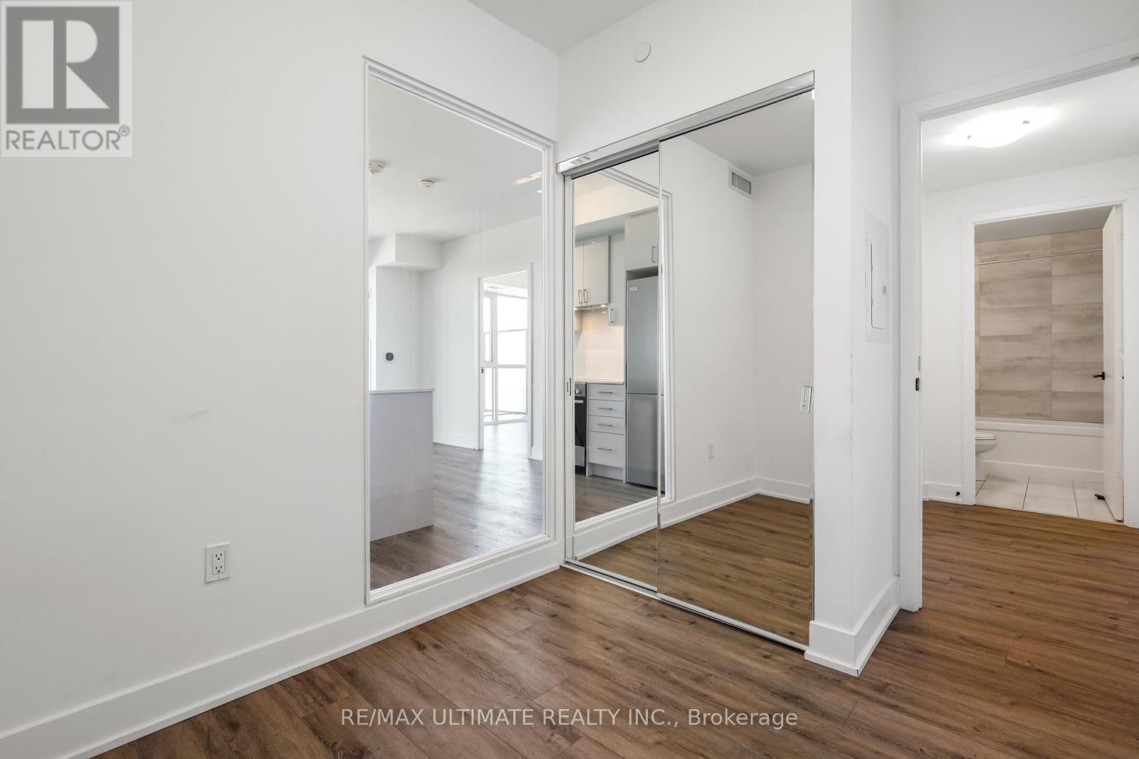 906 - 50 George Butchart Drive Property Photo 17