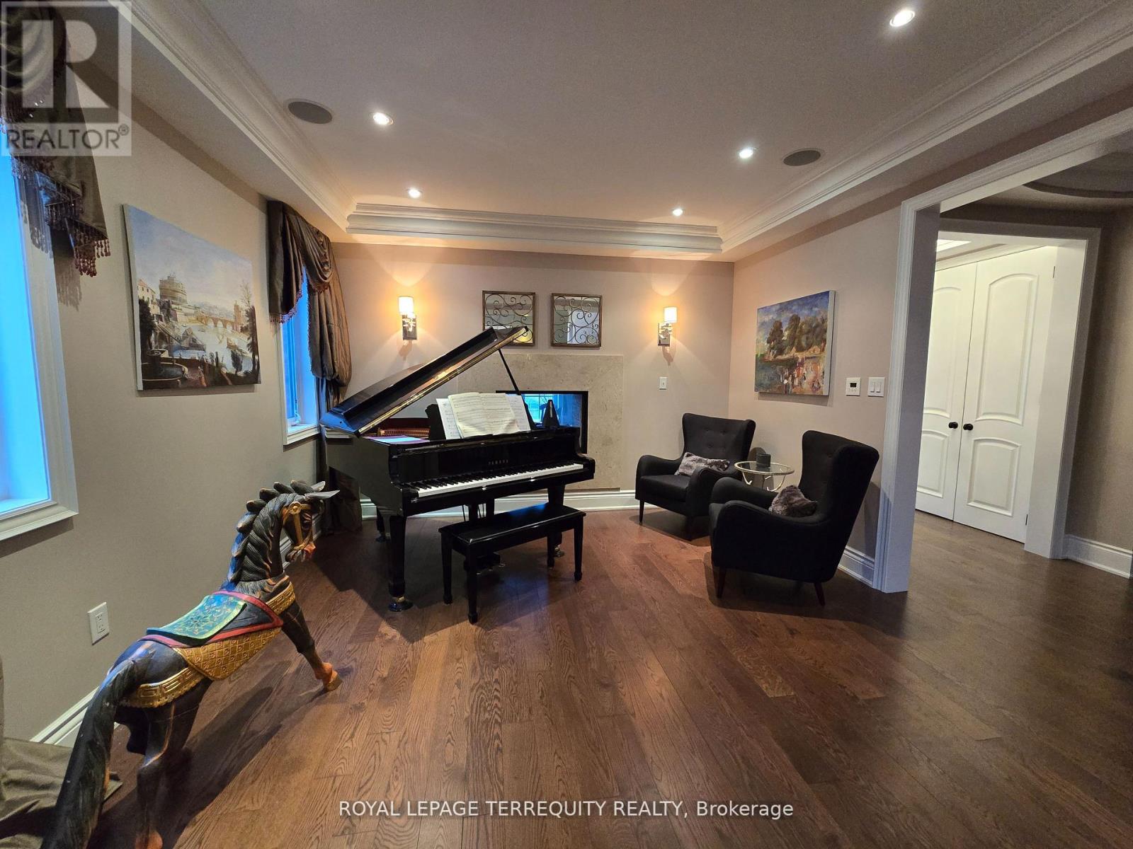 19 Black Diamond Crescent Property Photo 9