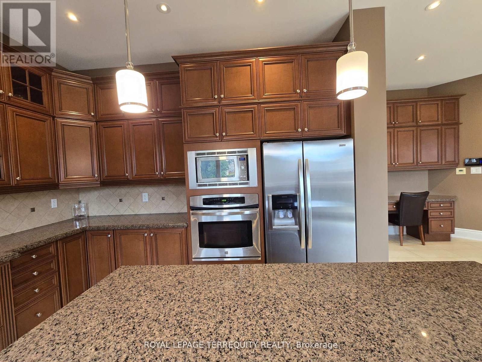 19 Black Diamond Crescent Property Photo 16