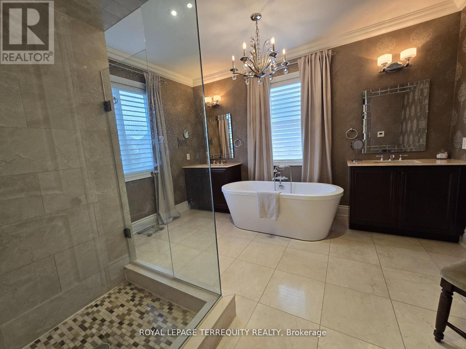 19 Black Diamond Crescent Property Photo 24