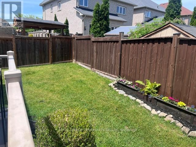 19 Black Diamond Crescent Property Photo 40
