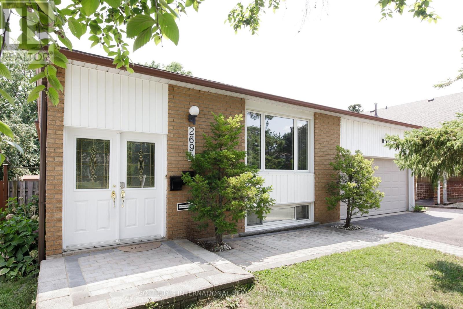 UPPER - 2694 CONSTABLE ROAD Property Photo 1