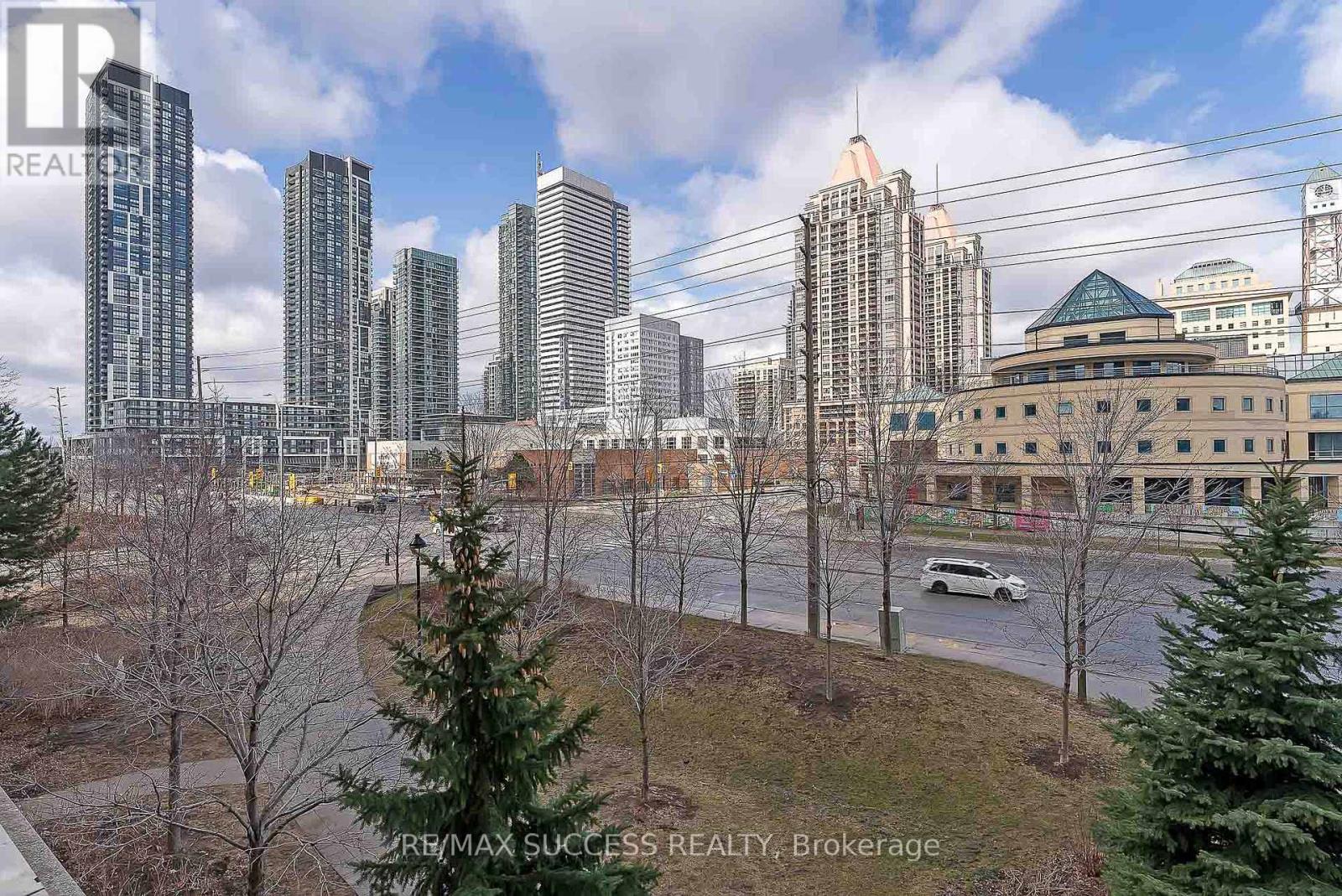 203 - 310 Burnhamthorpe Road W Property Photo 2