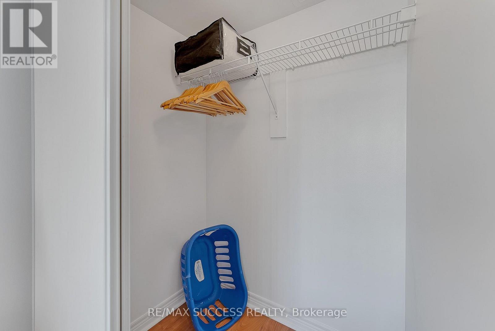 203 - 310 Burnhamthorpe Road W Property Photo 7
