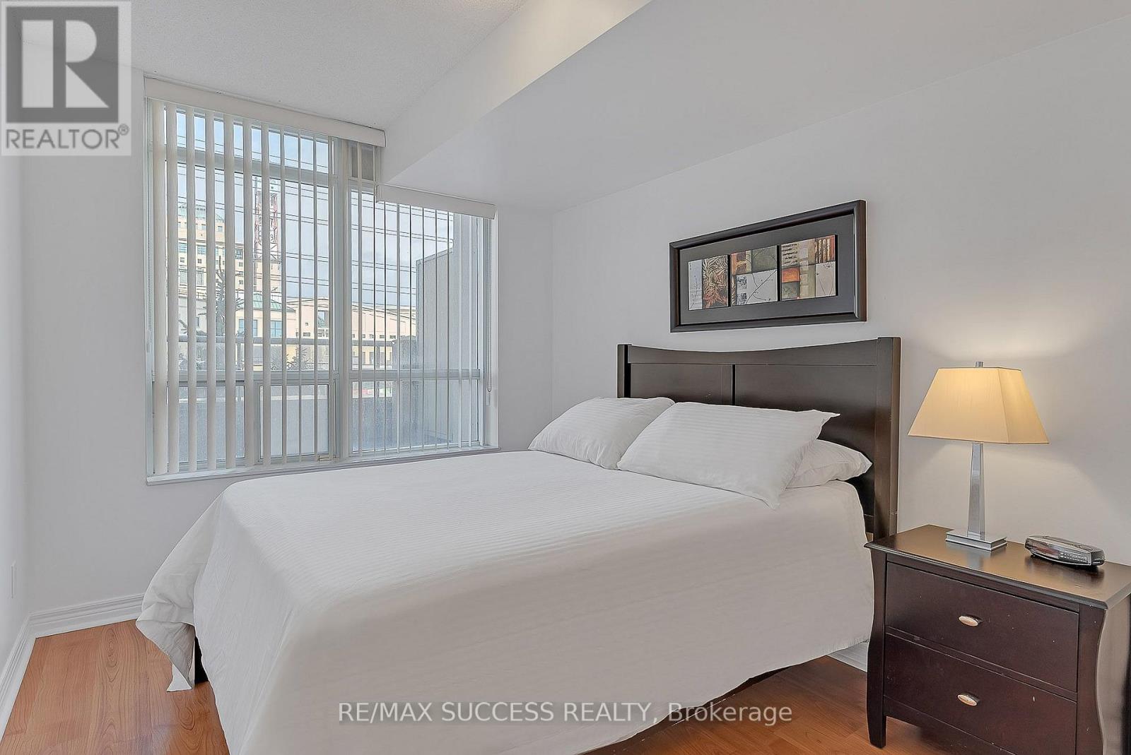 203 - 310 Burnhamthorpe Road W Property Photo 8