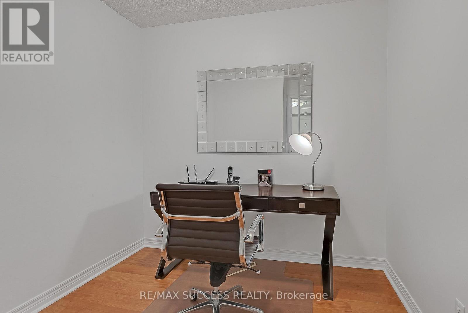 203 - 310 Burnhamthorpe Road W Property Photo 11