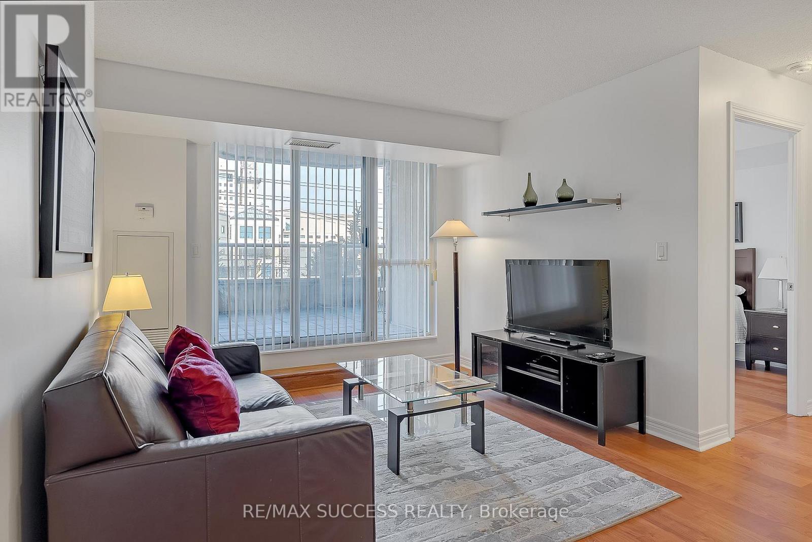 203 - 310 Burnhamthorpe Road W Property Photo 14