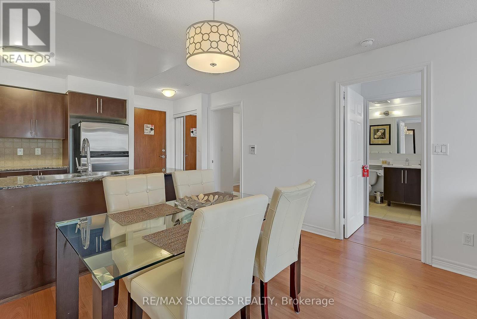 203 - 310 Burnhamthorpe Road W Property Photo 16