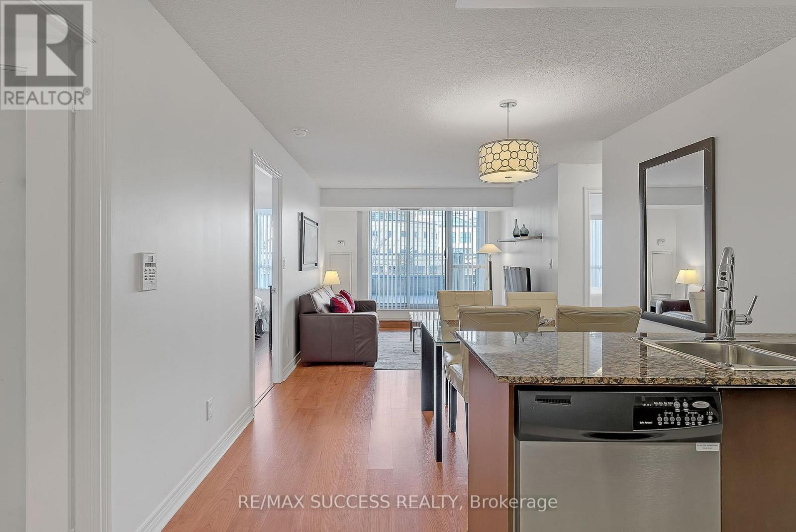 203 - 310 Burnhamthorpe Road W Property Photo 19