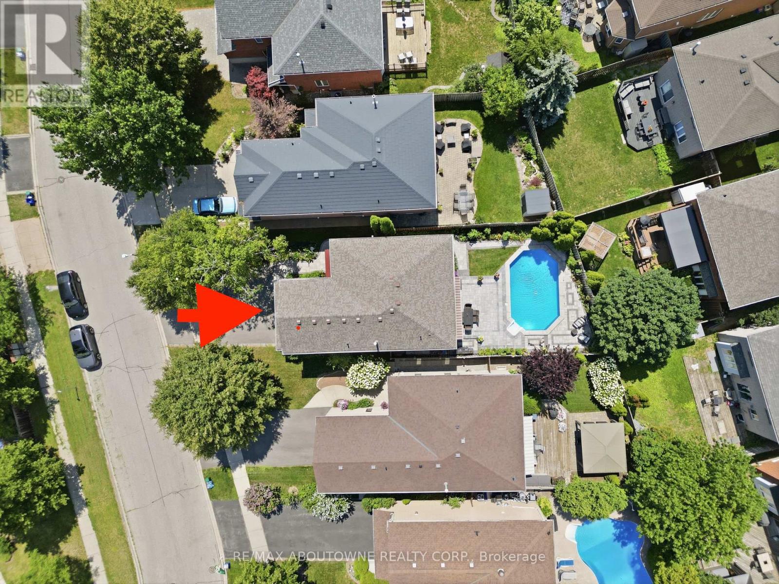2216 Norfolk Drive Property Photo 1