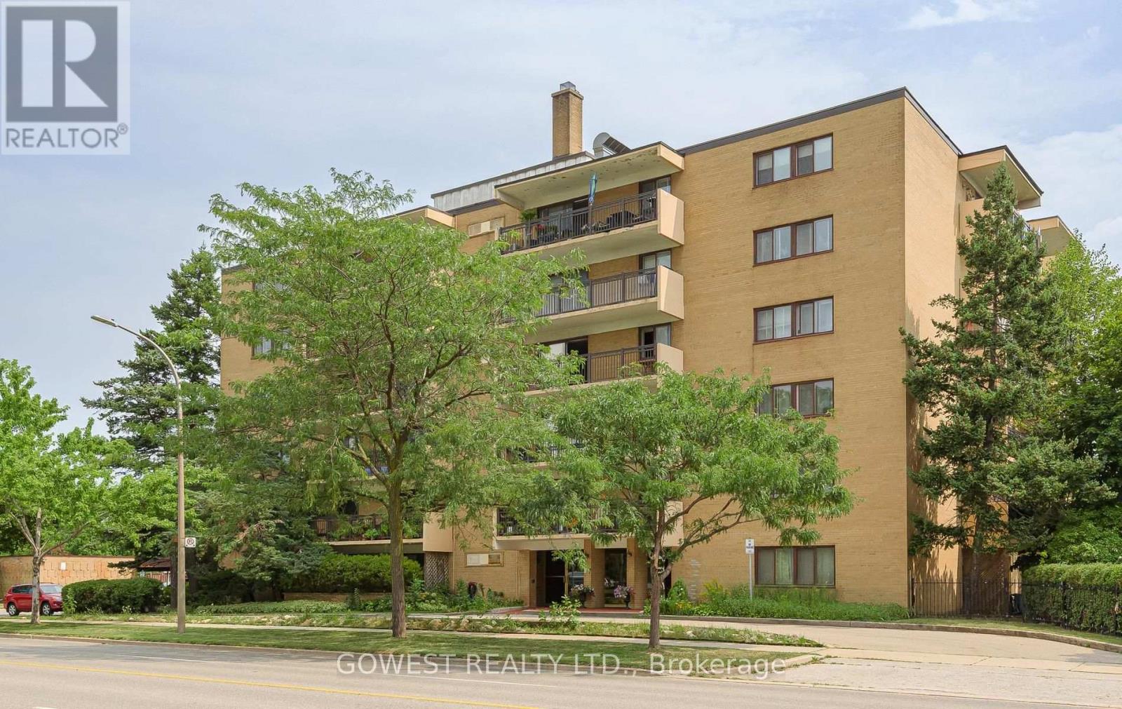 502 - 557 THE EAST MALL