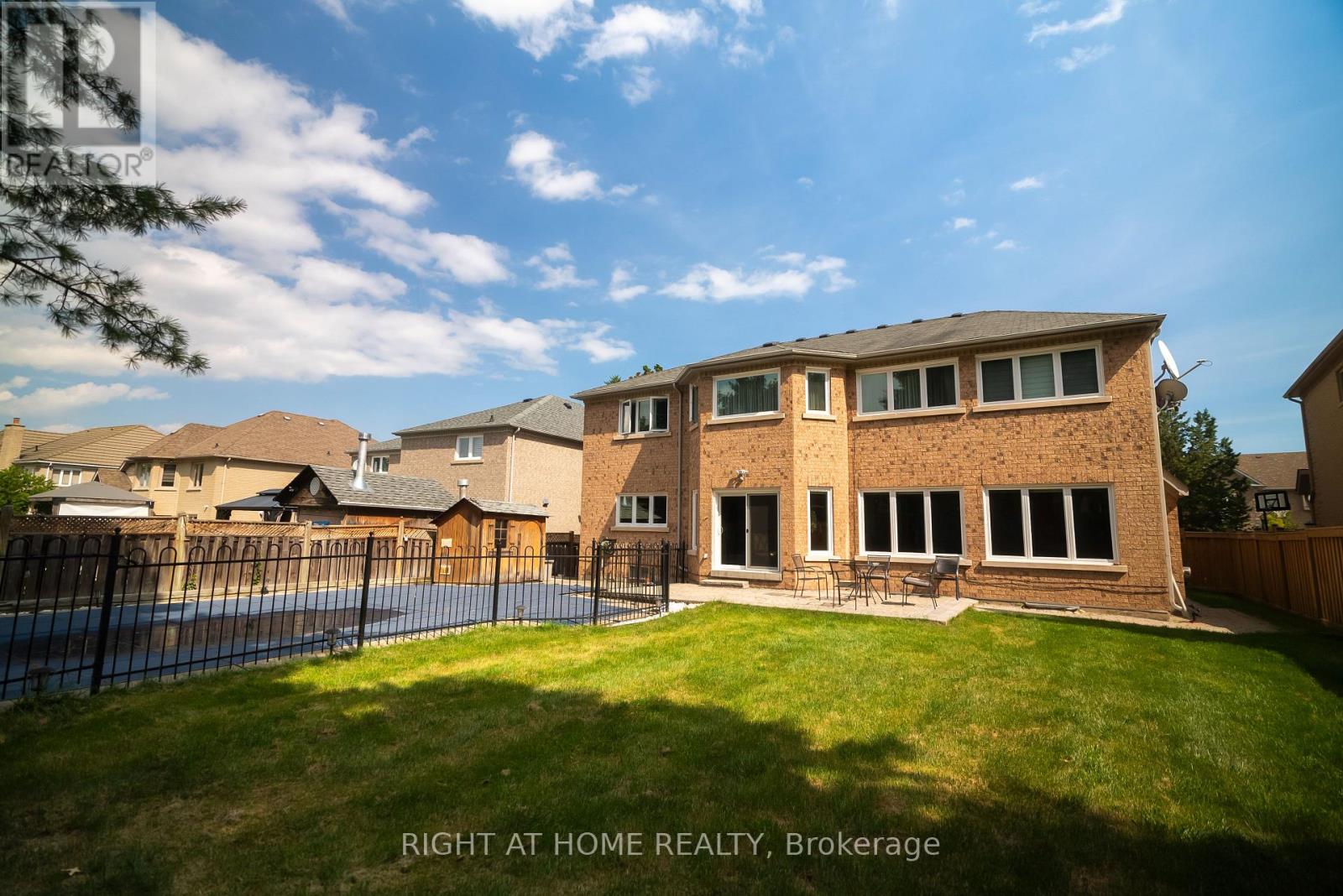 2427 Erin Centre Boulevard Property Photo 38