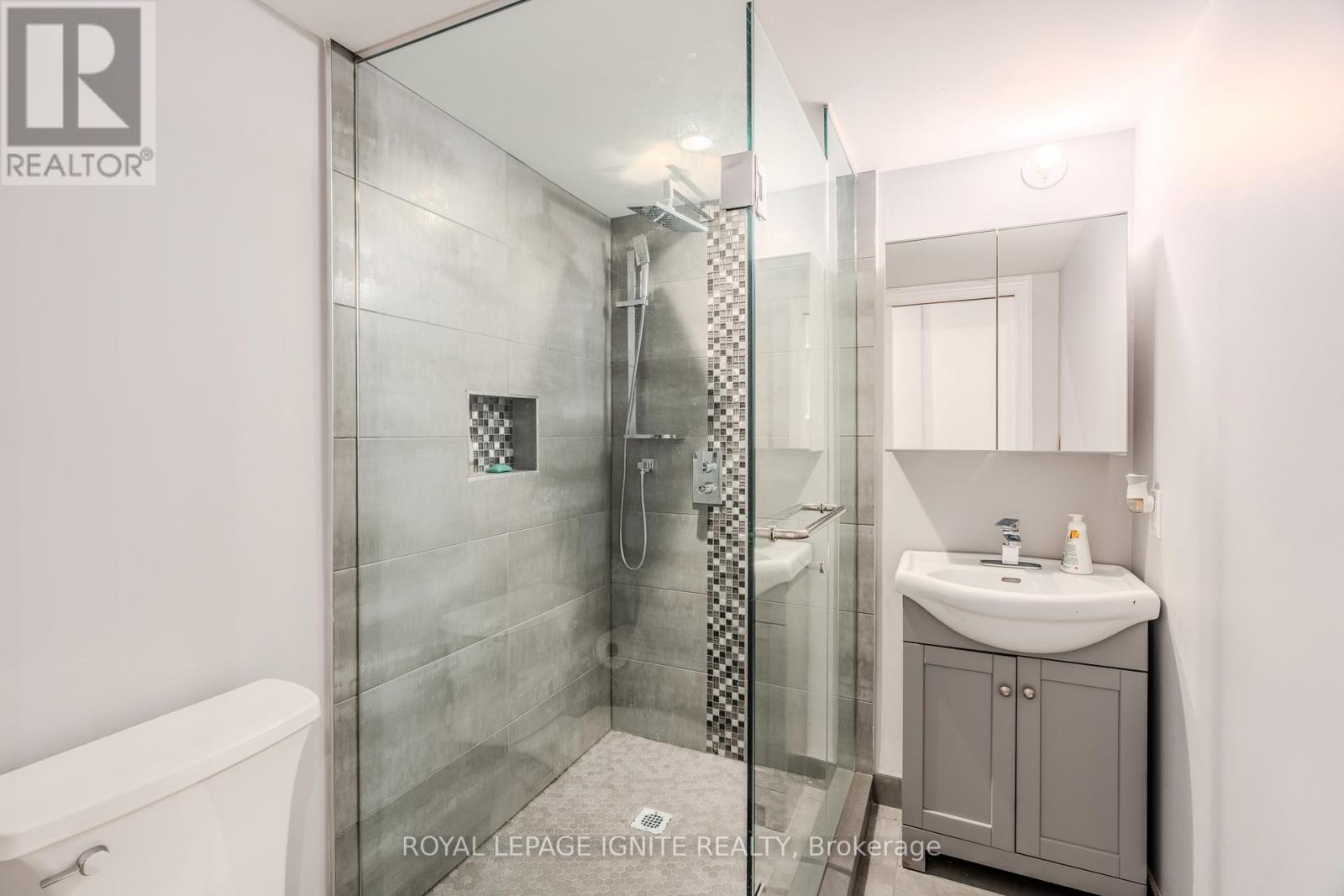 7 Picasso Drive Property Photo 8