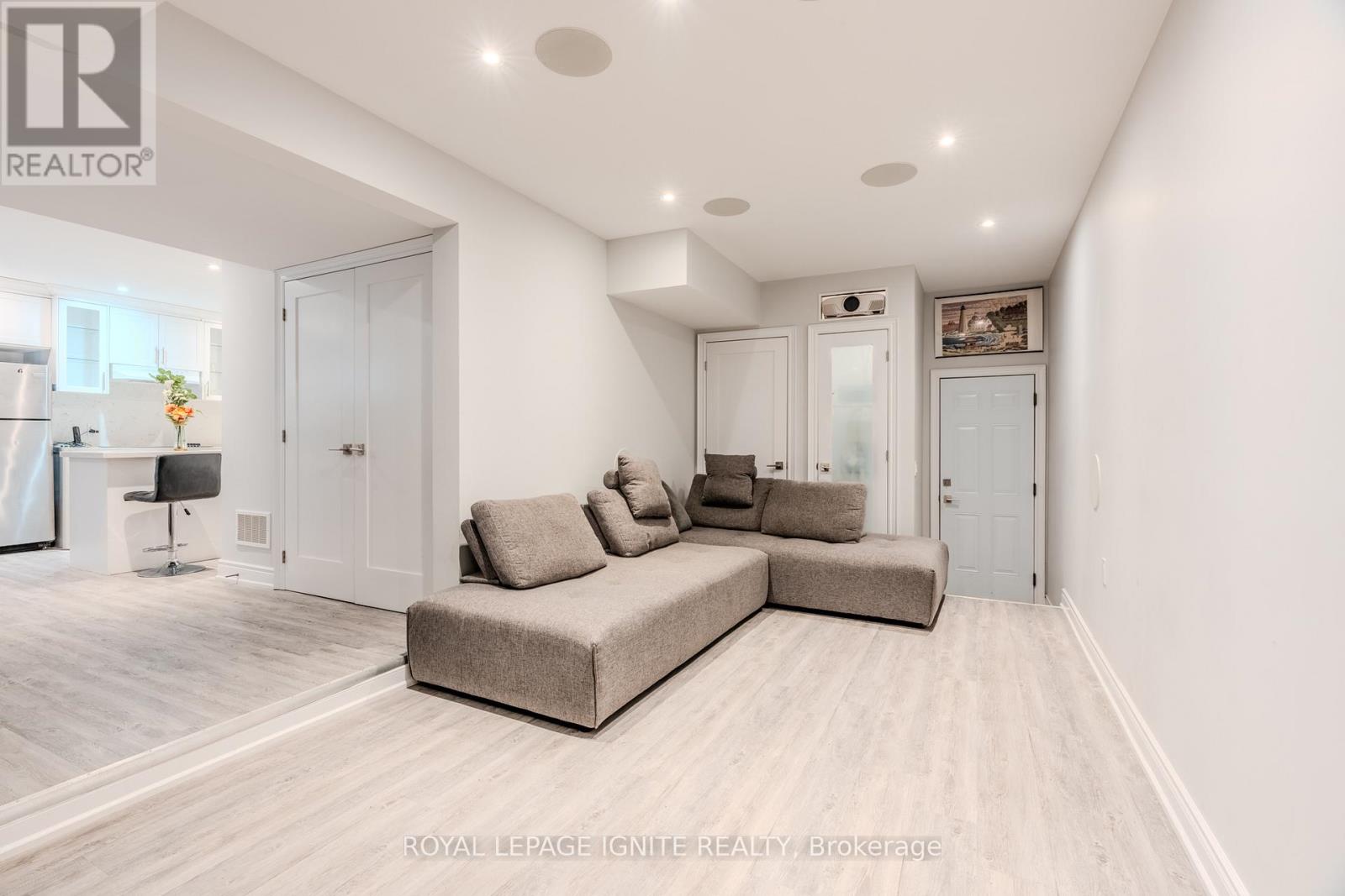 7 Picasso Drive Property Photo 9