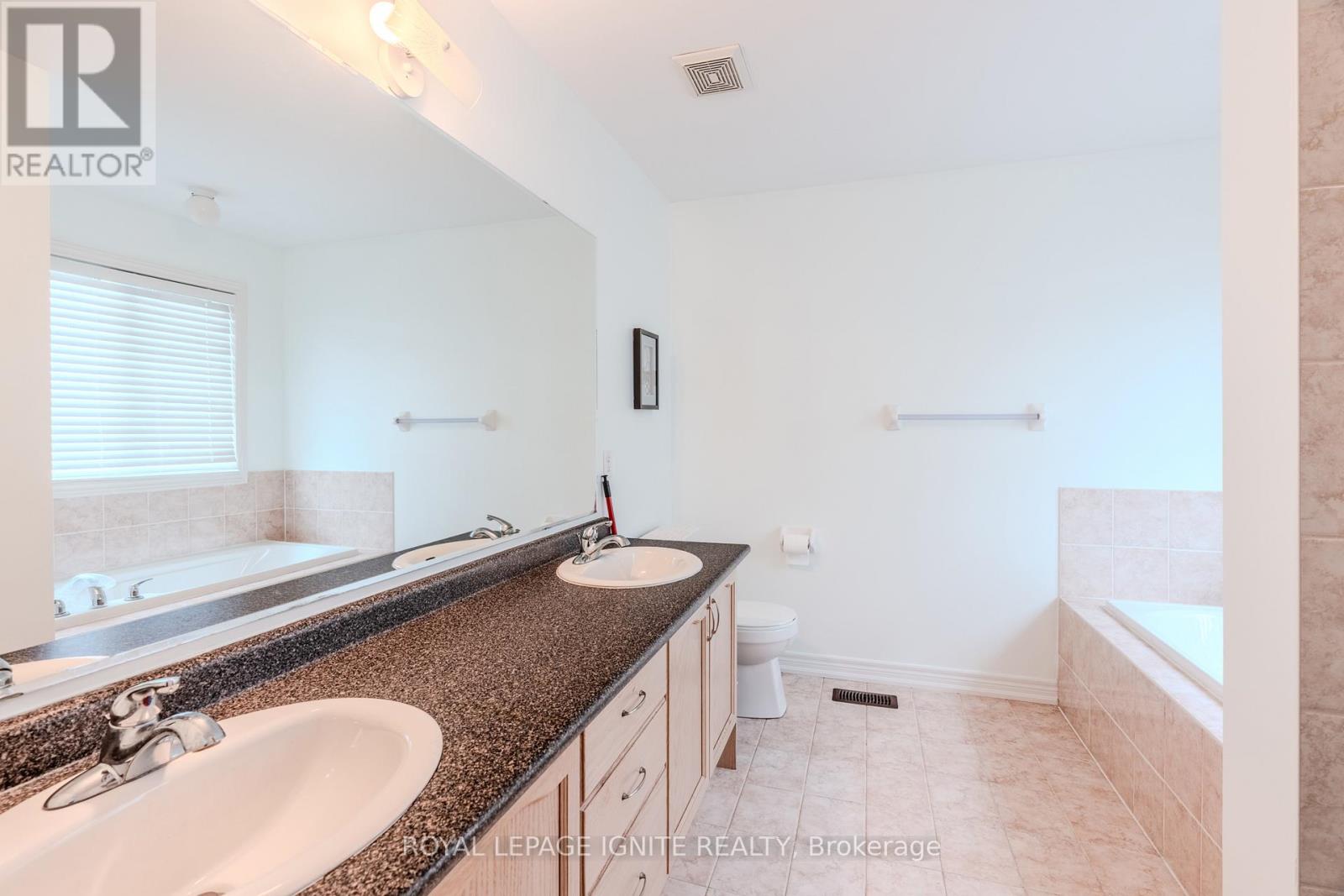 7 Picasso Drive Property Photo 40