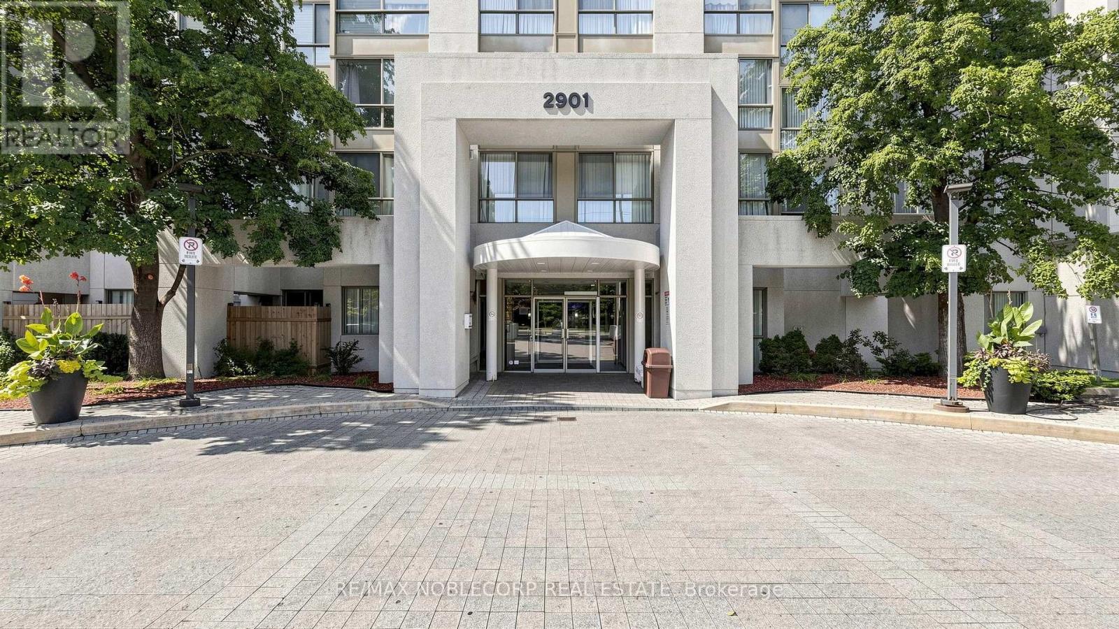 804 - 2901 Kipling Avenue Property Photo 3