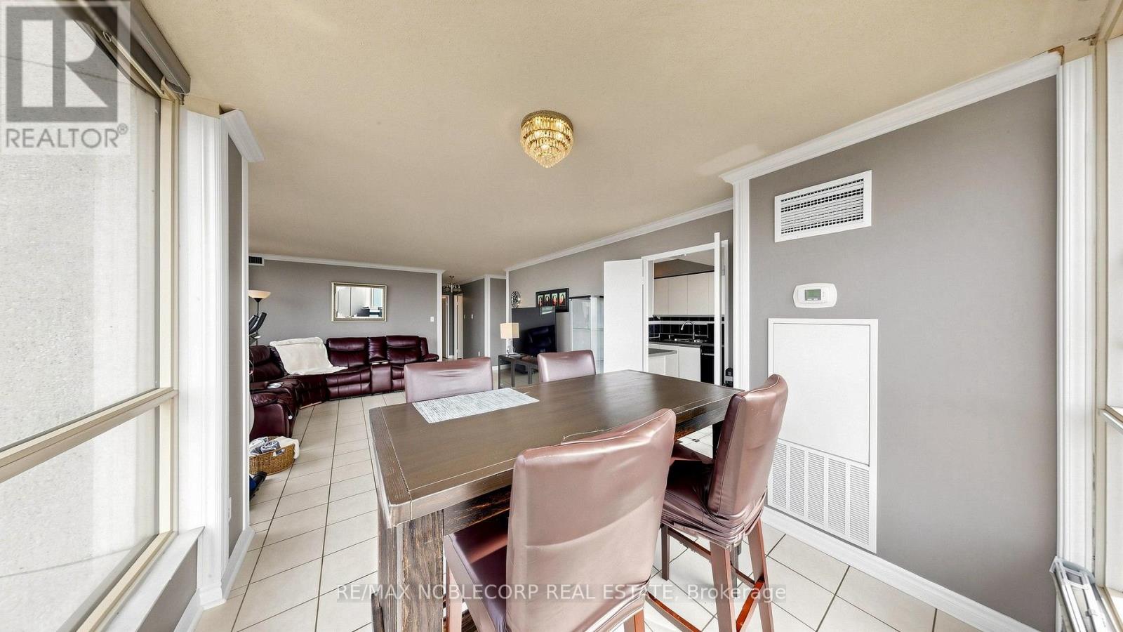 804 - 2901 Kipling Avenue Property Photo 16