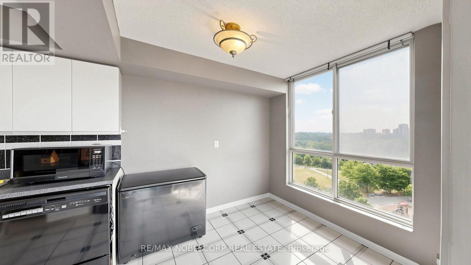 804 - 2901 Kipling Avenue Property Photo 25