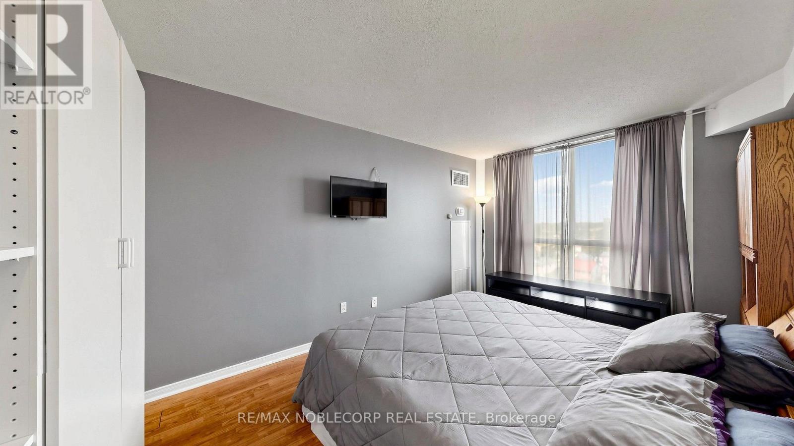 804 - 2901 Kipling Avenue Property Photo 28