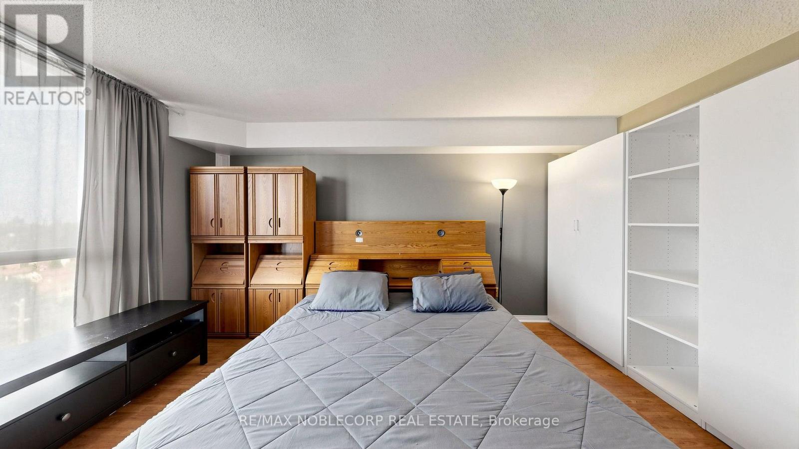 804 - 2901 Kipling Avenue Property Photo 29