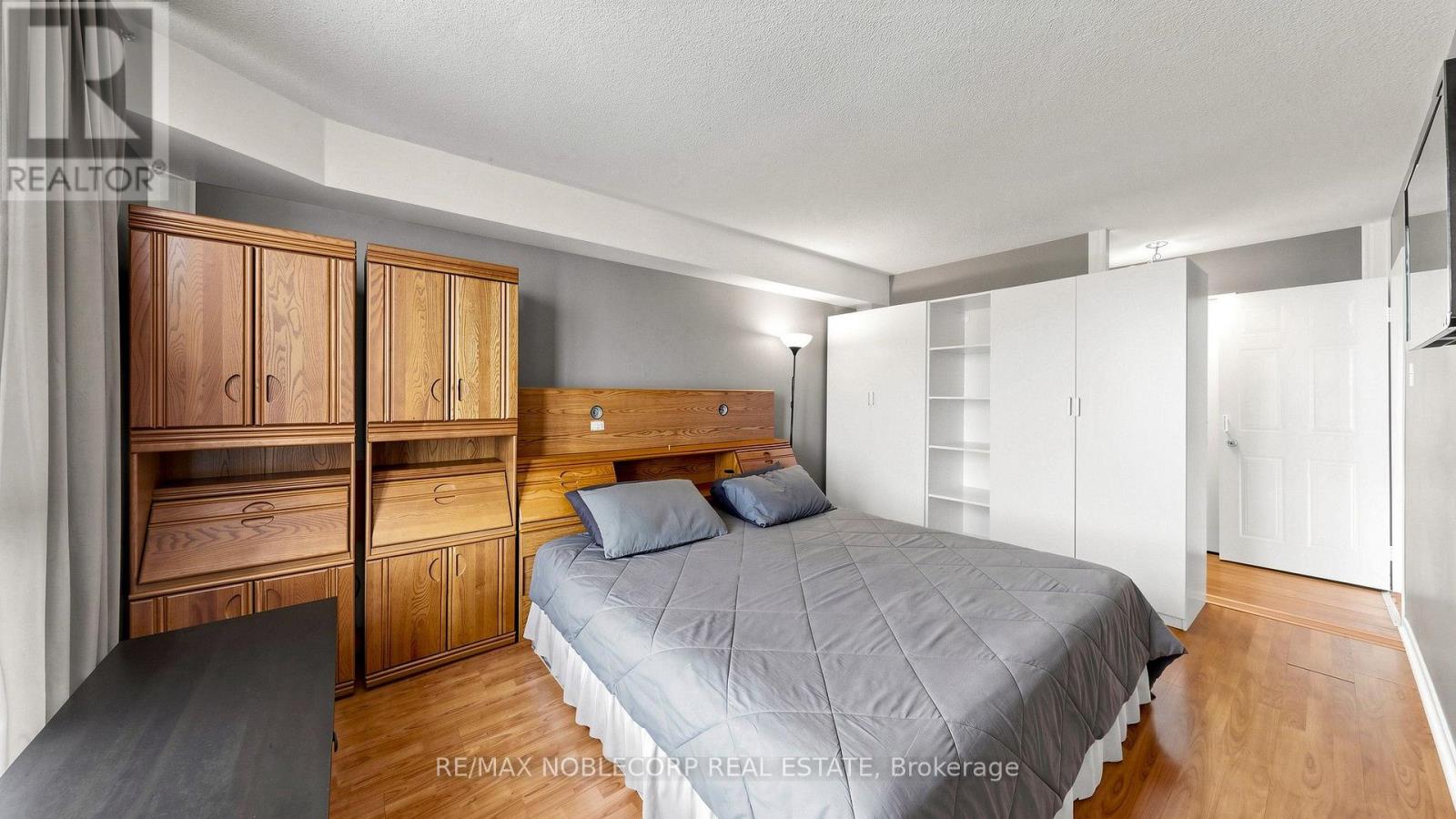 804 - 2901 Kipling Avenue Property Photo 30