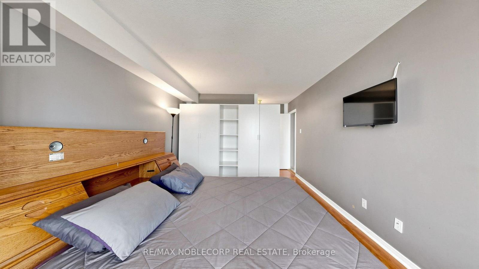 804 - 2901 Kipling Avenue Property Photo 31