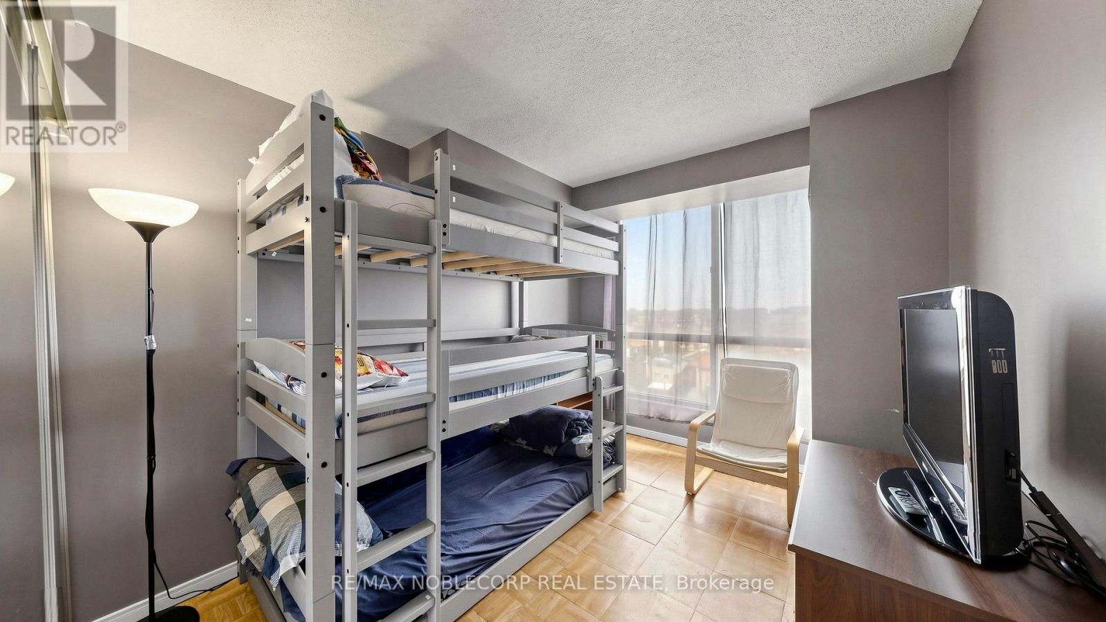 804 - 2901 Kipling Avenue Property Photo 37