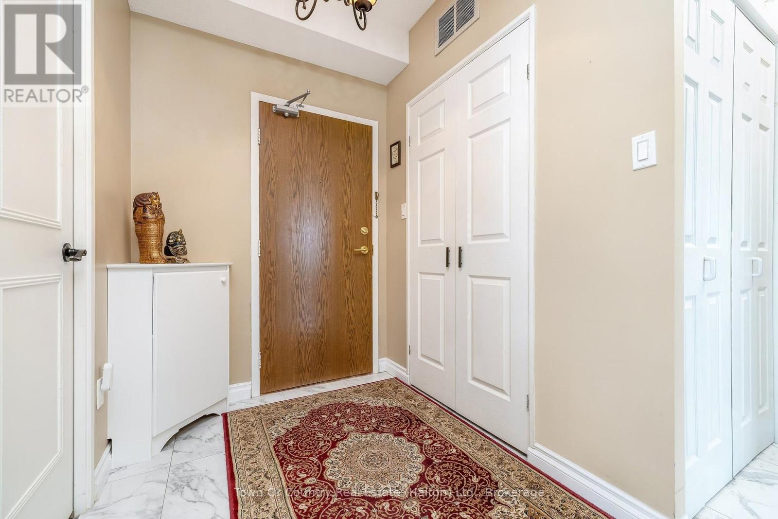 1906 - 5250 Lakeshore Road Property Photo 3