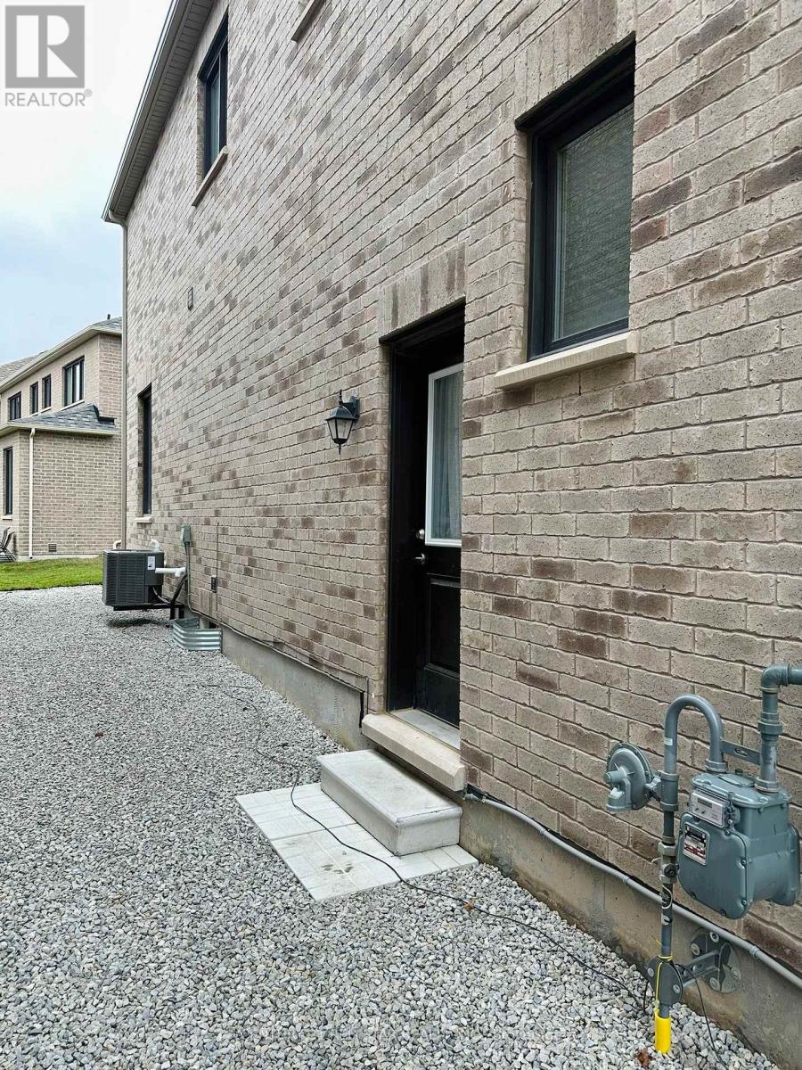 441 Bergamot Avenue Property Photo 4