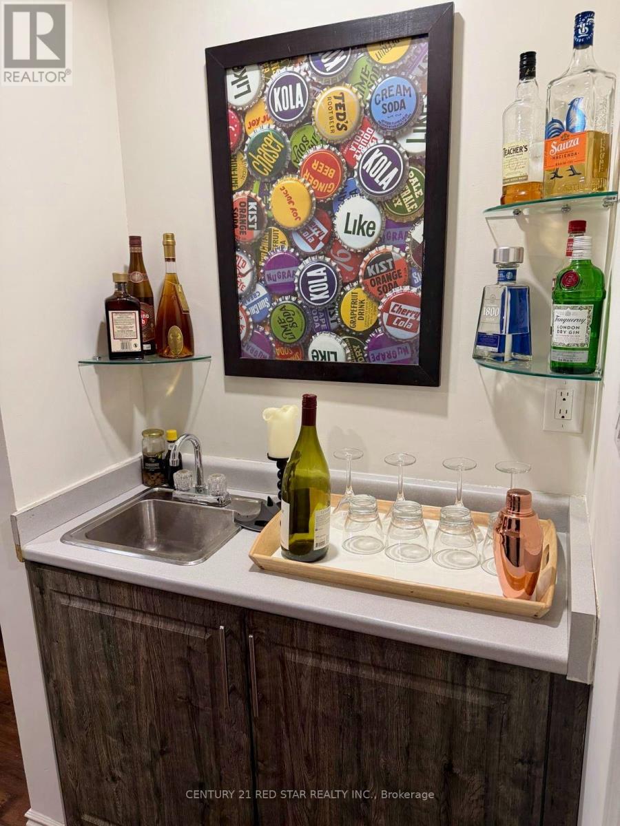 441 Bergamot Avenue Property Photo 12