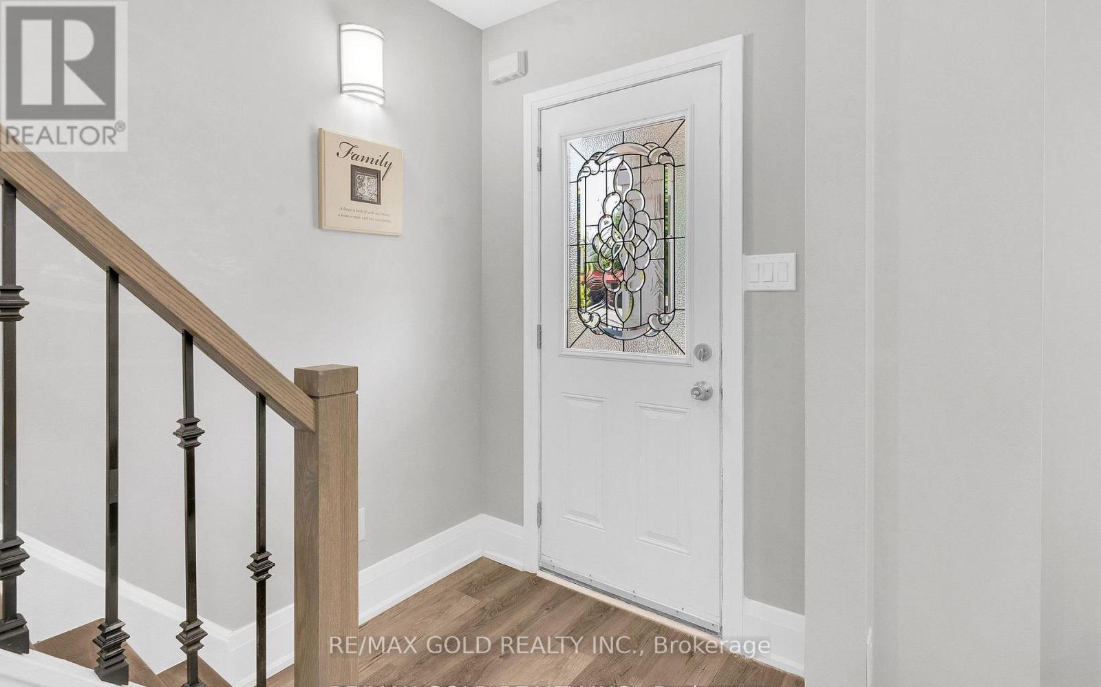 8 Fairglen Crescent Property Photo 6