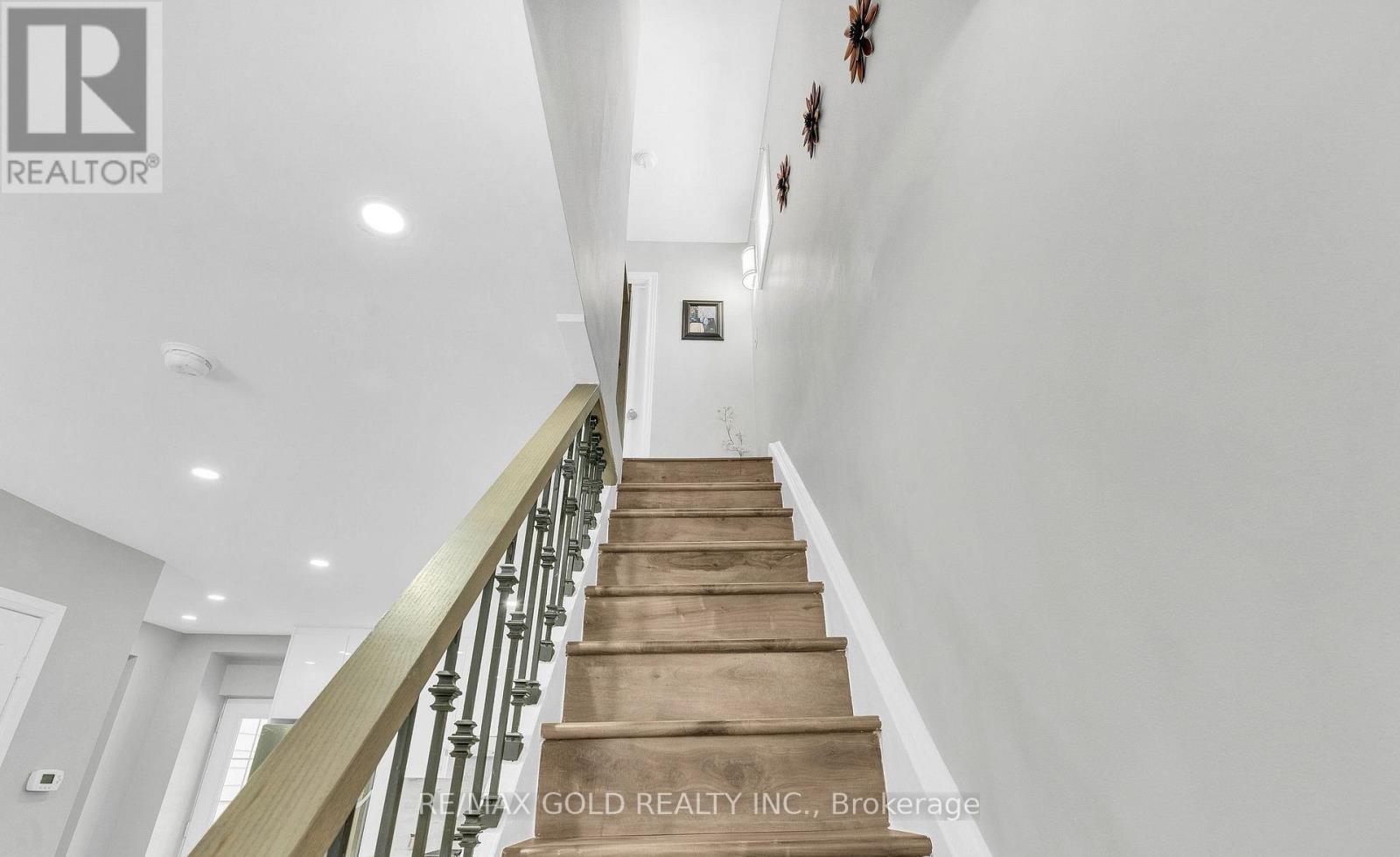 8 Fairglen Crescent Property Photo 17