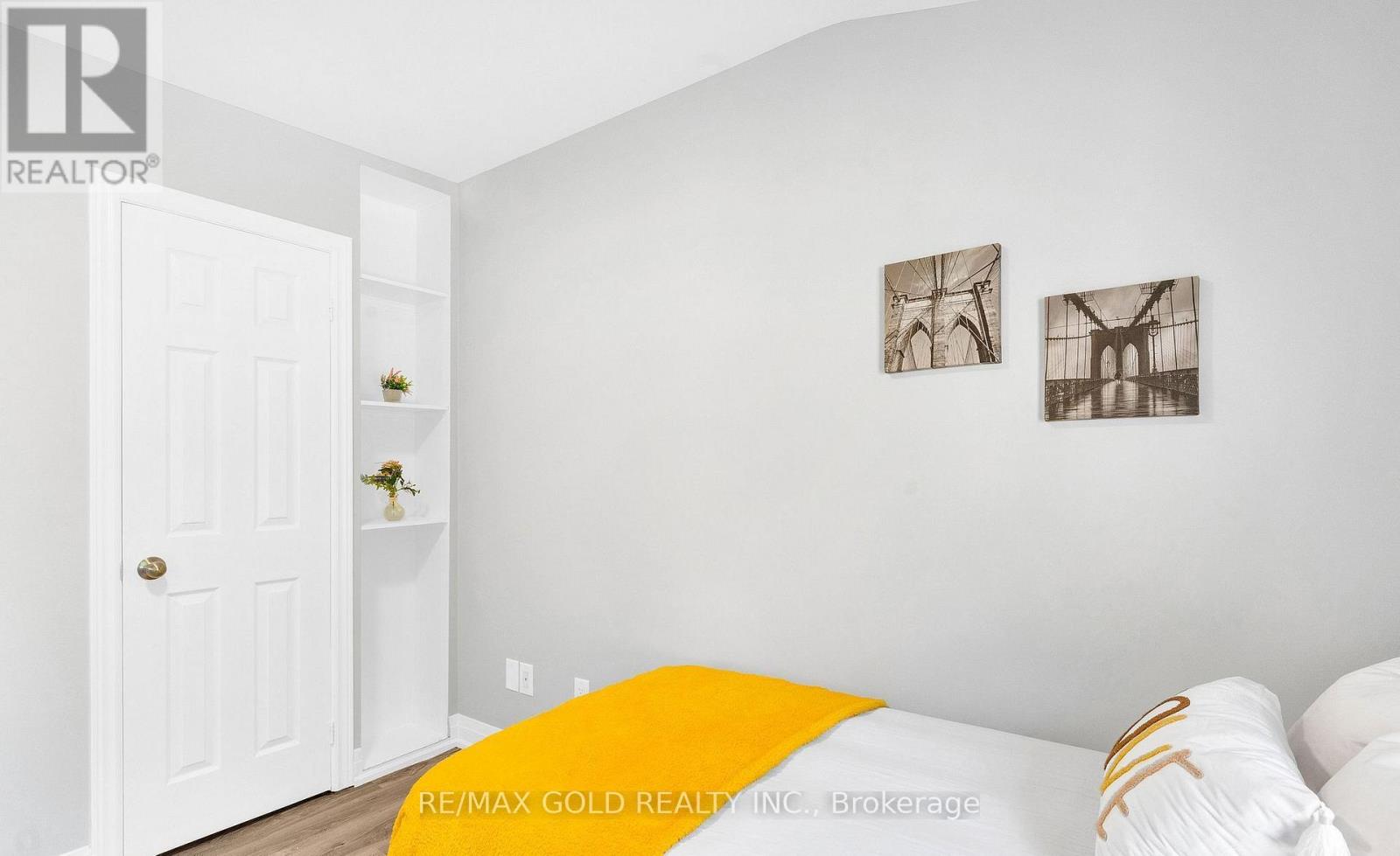8 Fairglen Crescent Property Photo 23