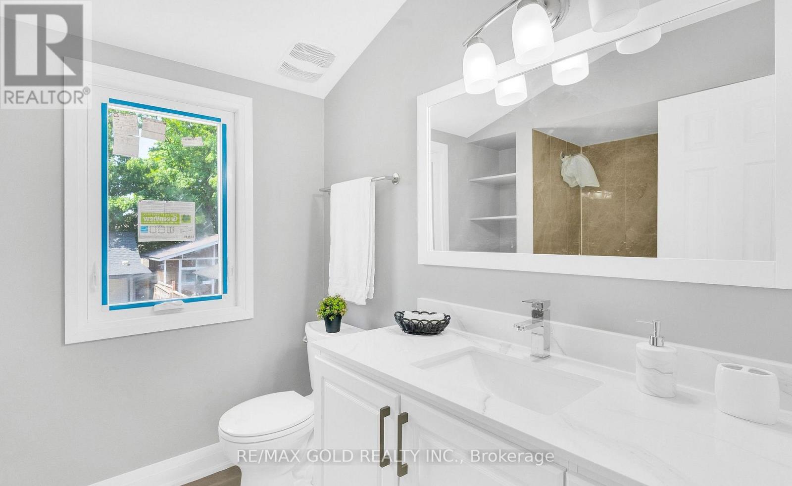 8 Fairglen Crescent Property Photo 24