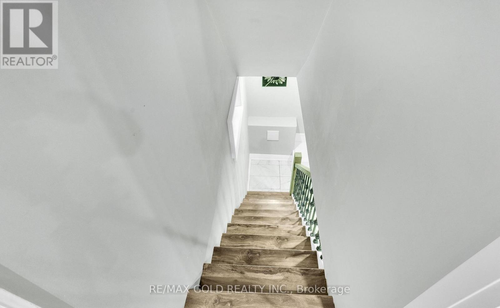 8 Fairglen Crescent Property Photo 27