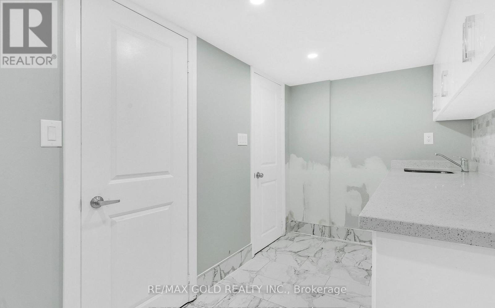 8 Fairglen Crescent Property Photo 33