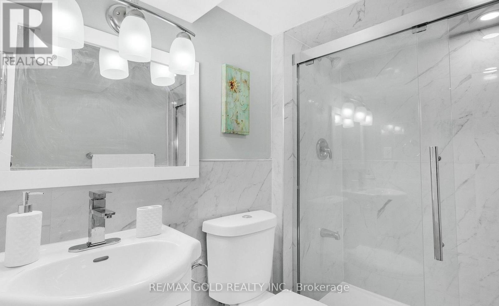 8 Fairglen Crescent Property Photo 34