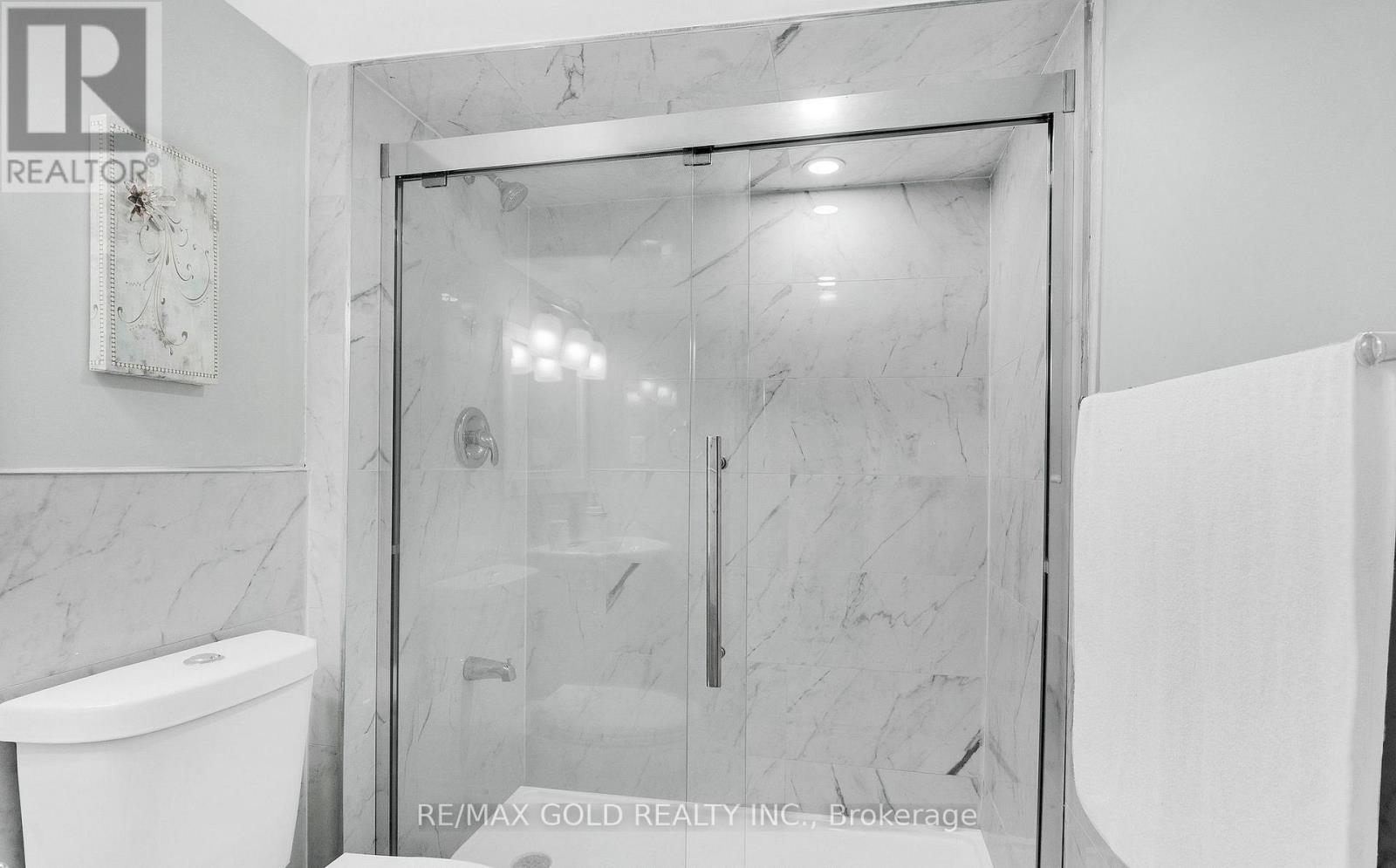 8 Fairglen Crescent Property Photo 35