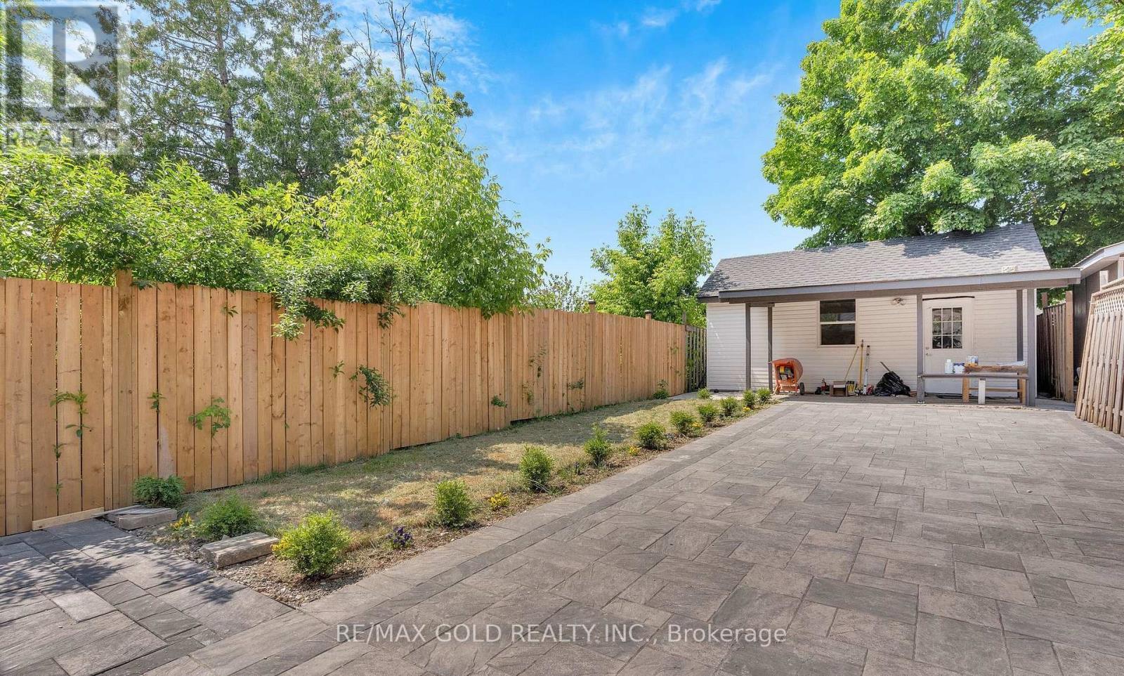 8 Fairglen Crescent Property Photo 41