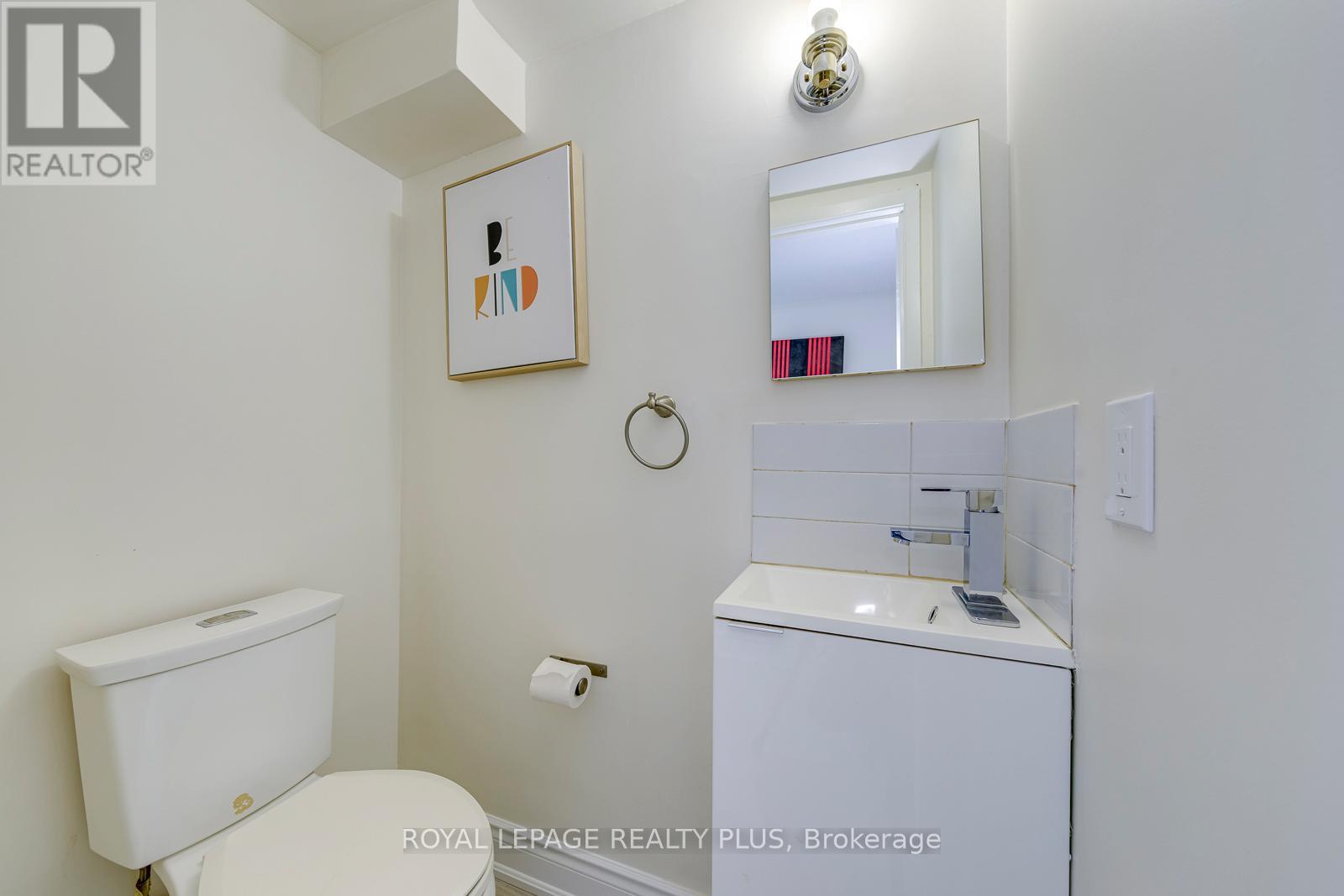 1 - 640 Rathburn Road E Property Photo 17