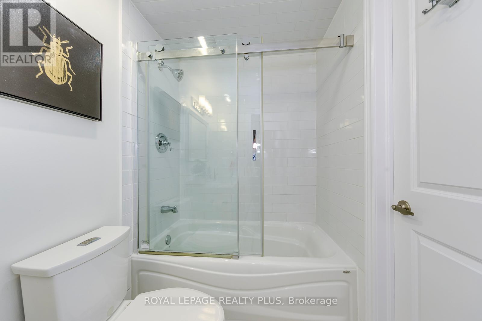 1 - 640 Rathburn Road E Property Photo 29