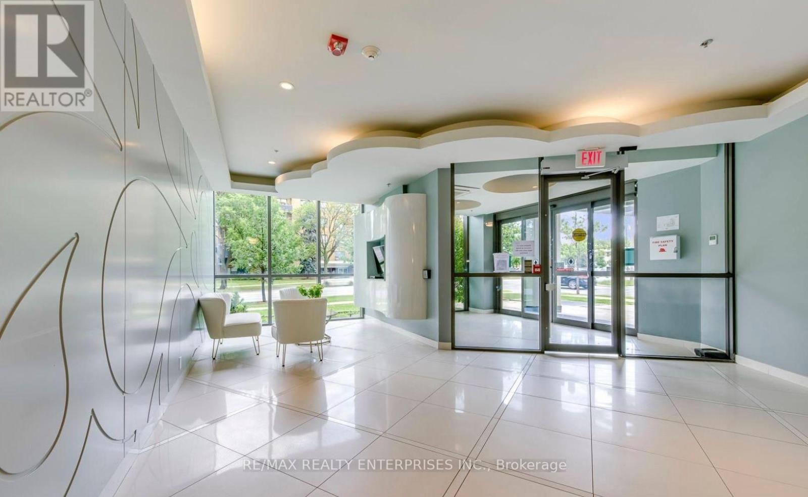 522 - 80 Esther Lorrie Drive Property Photo 15