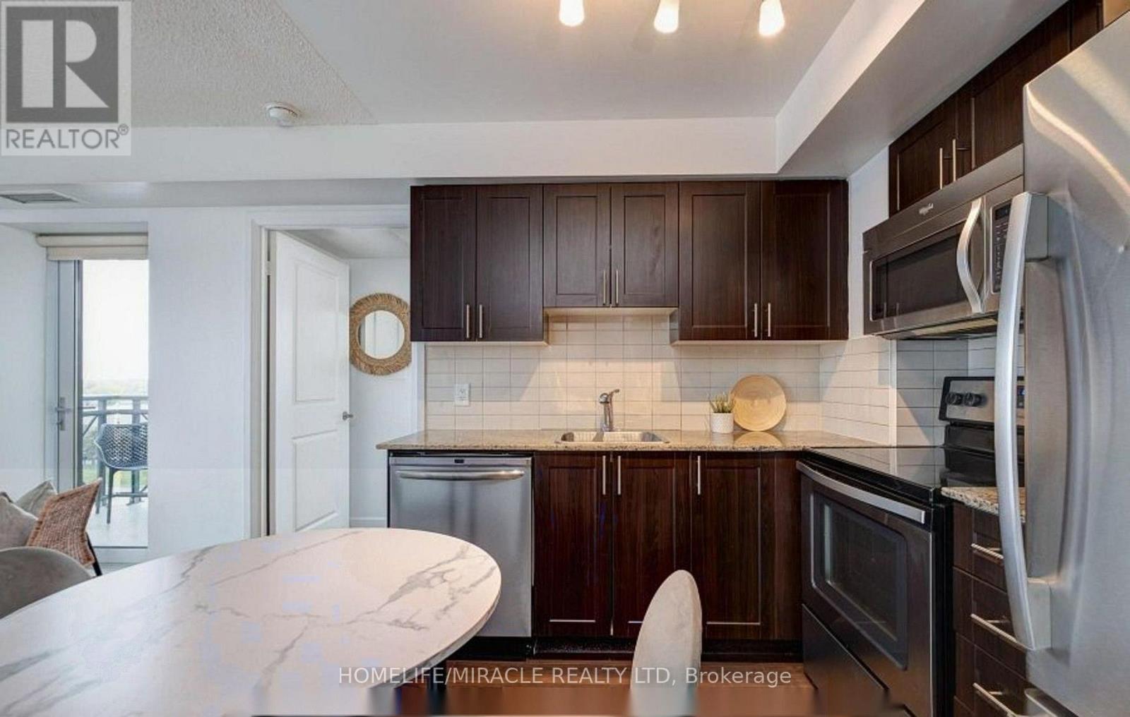 824 - 2 Eva Road Property Photo 9