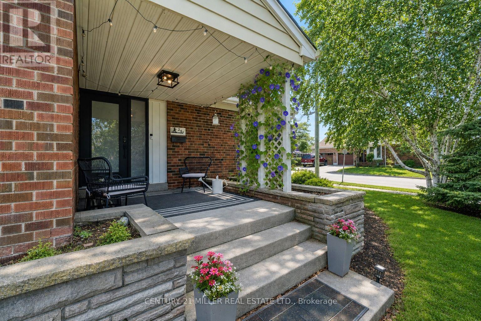 248 KINGSLEIGH COURT Property Photo 1