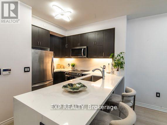 602 - 39 Annie Craig Drive Property Photo 3