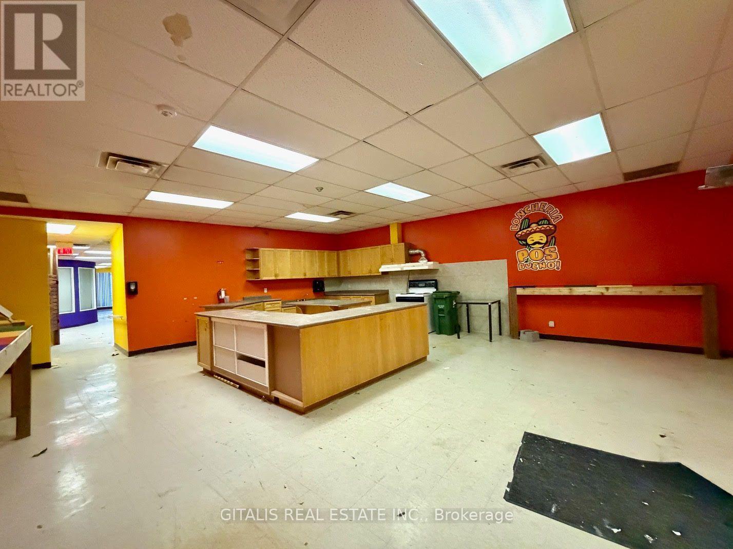 1165 Weston Road Property Photo 6