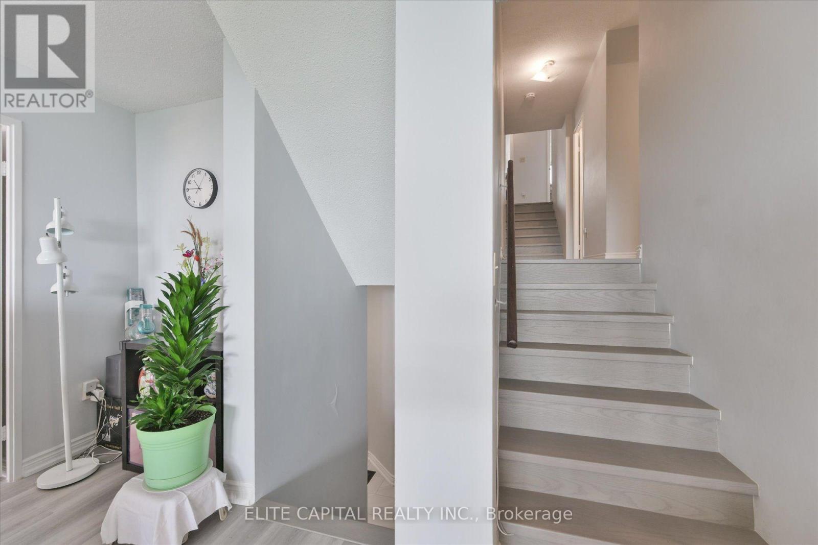 #1710 - 11 Wincott Drive Property Photo 21