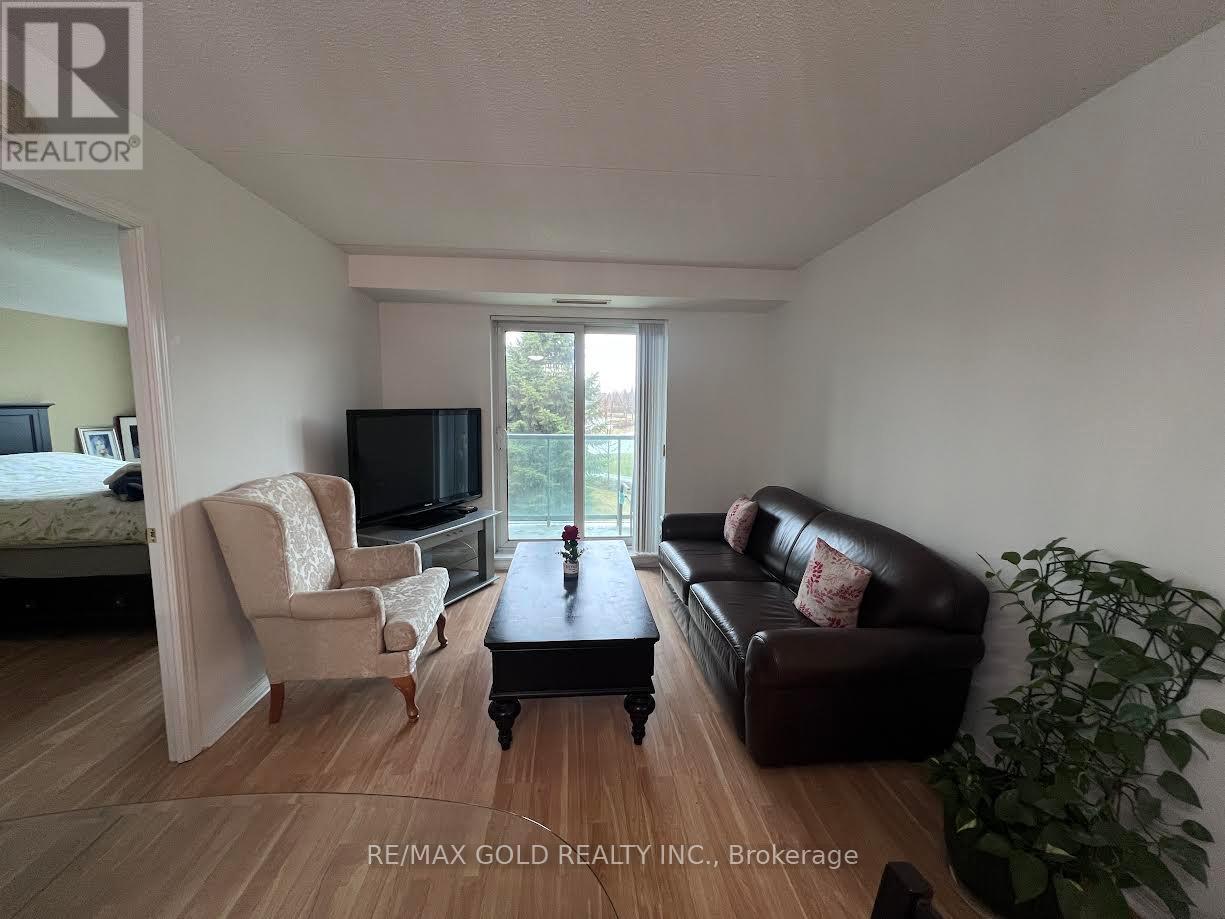 213 - 25 Via Rosedale Way Property Photo 3