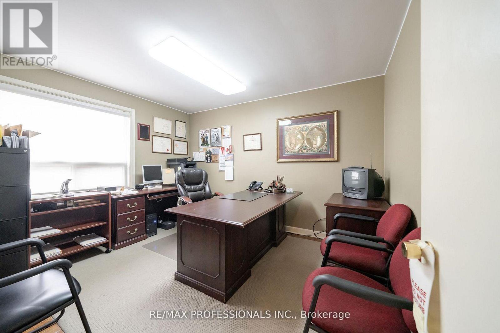 586 Browns Line Property Photo 12